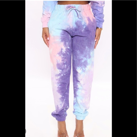 Fashion nova tye dye joggers size small, but loose fitting like more medium - Picture 2 of 12
